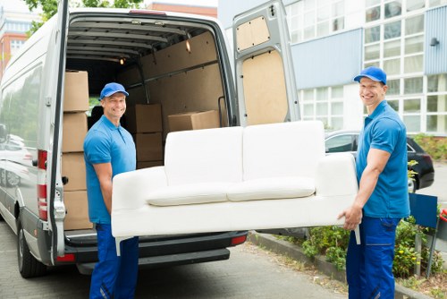 Removal van and moving team serving Kennington residential streets