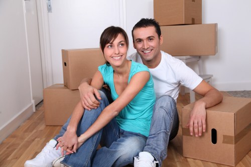 Removalists navigating access challenges at a Kennington property