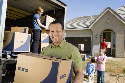Commercial moving truck transport for Kennington businesses