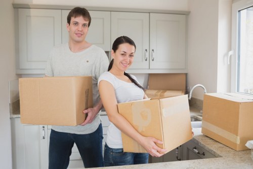 Kennington moving truck service with packing and transport setup